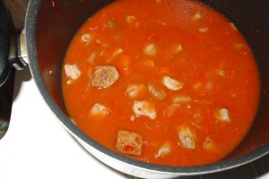 Cubulete de carne cu piure de vinete