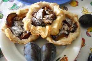 Minitarte cu prune
