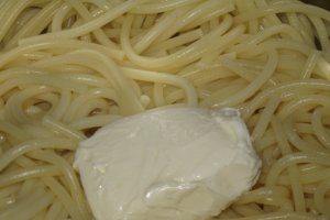 Spaghetti cu telemea