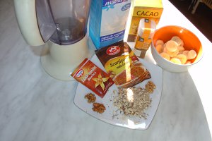 Banana cu lapte si migdale