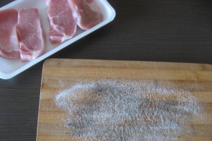 Sfecla rosie la cuptor cu carne de porc si sos de branza a la Jamie Oliver