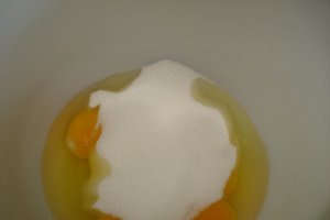 Tarta cu smantana si stafide