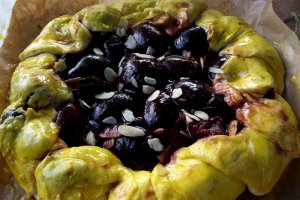 Tarta rustica cu prune
