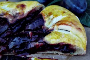 Tarta rustica cu prune