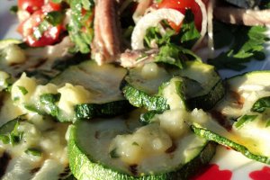 Salata cu sardine si rosii