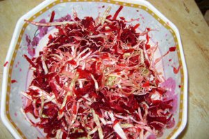 Salata de sfecla rosie cu varza