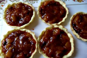 Tarte cu prune si bezea