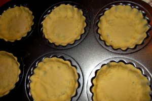 Tarte cu prune si bezea