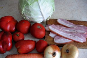 Gogosari umpluti cu varza si rulouri de bacon