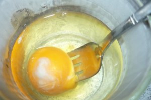 Tarta cu migdale si crema de nectarine