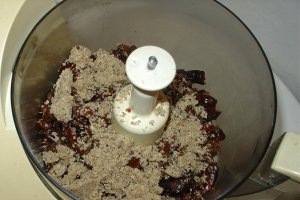 Prajiturele cu crema de curmale
