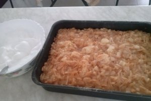 Prajitura cu mere, pere si bezea