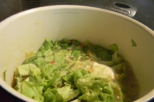 Supa de salata verde cu carnati de Debrecen
