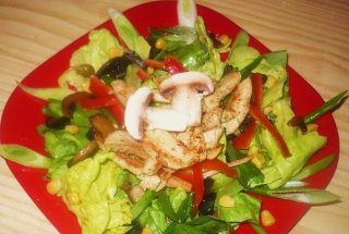 Salata verde cu piept de pui