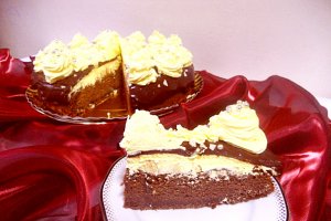 Tort cu ciocolată şi cremă de lamâie