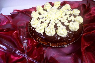 Tort cu ciocolată şi cremă de lamâie