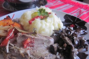 Pulpă de miel la cuptor cu legume