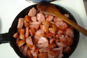 Ciorba de fasole uscata cu carnat afumat