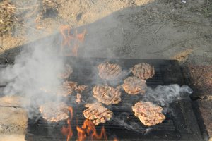 Burgeri de casa la gratar