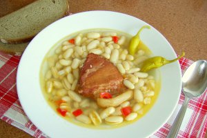 Ciorba de fasole boabe cu afumatura