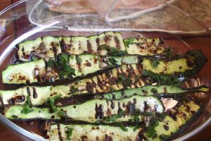 Zucchini cu usturoi si patrunjel