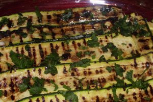 Zucchini cu usturoi si patrunjel