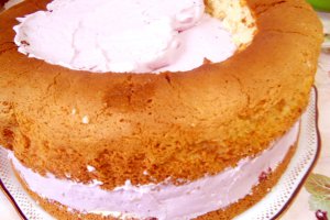 Tort cu fructe de pădure şi ciocolată