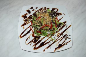 "Goat Cheese Salad" - Salata cu branza de capra (pane)