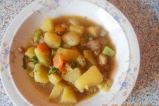 Tocana de pui cu legume