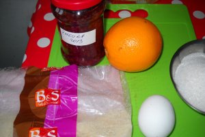 Minitarte cu crema frangipane si zmeura