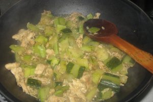 Piept de pui cu dovlecei zi zuchinni