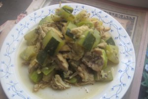 Piept de pui cu dovlecei zi zuchinni