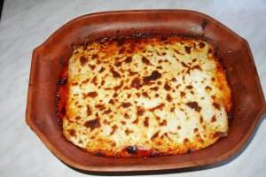 Lasagna cu sos ragu si parmezan