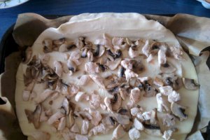 Tarta cu piept de pui si mazare