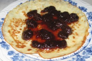 Clatite cu dulceturi