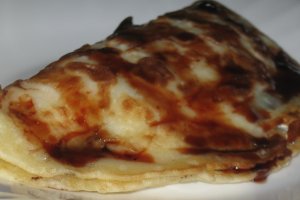 Clatite cu dulceata de visine si Ceva Fin