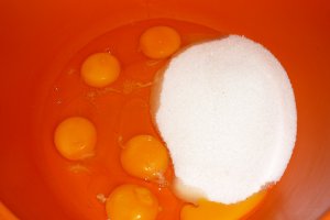 Prajitura cu pere intregi si scortisoara