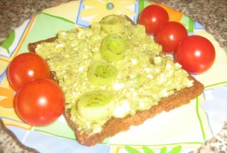 Pasta de avocado cu Ceva Fin
