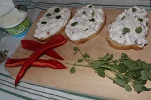 Sandwich cu Ceva fin de la Delaco
