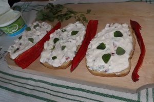 Sandwich cu Ceva fin de la Delaco