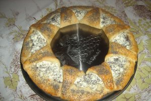 Coronita cu Ceva Fin si branza feta
