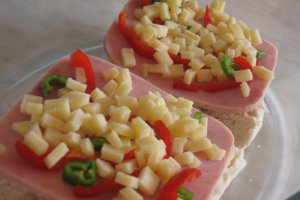 Mic dejun delicios: Sandwich "Buna Dimineata"