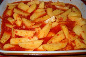 Cartofi si pulpe la cuptor