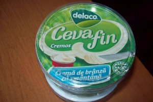 Briose cu cirese si crema de branza