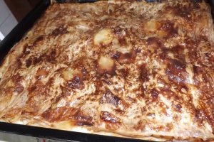 Placinta cu branza, smantana si fructe confiate