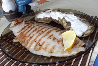 File de pangasius cu vinete la gril