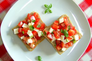 Bruschetta caprese