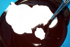 desert cheesecake marmorat cu ciocolata