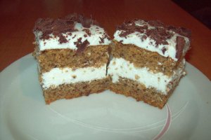 Prajitura cu nuca si crema de lapte