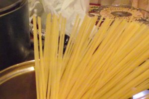 Linguine cu sunca,usturoi si parmezan